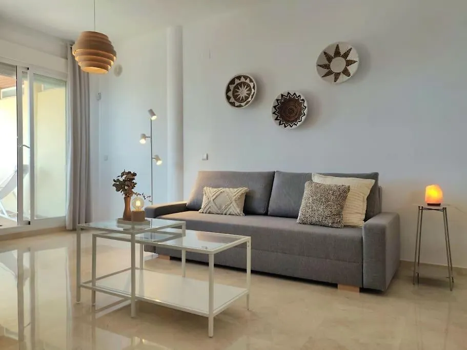 Apartamento Moderno Con Vistas Al Mar, Piscina & Parking Fuengirola Spain